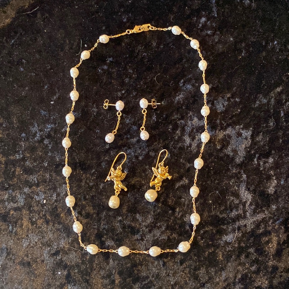 Necklace and earrings